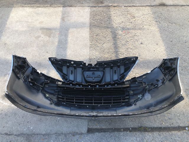 bontott PEUGEOT 207 Első Lökhárító (Részeivel)