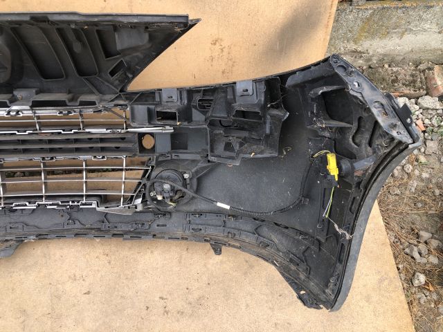 bontott PEUGEOT 207 Első Lökhárító (Részeivel)