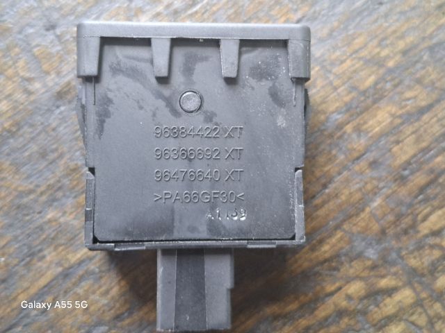 bontott PEUGEOT 207 Fényszórómagasság Állító Kapcsoló