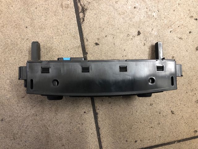 bontott PEUGEOT 207 Fűtéskapcsoló (digit klímás)