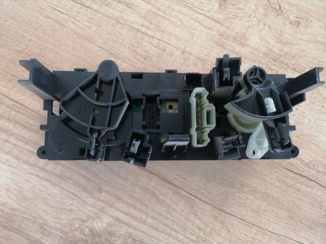 bontott PEUGEOT 207 Fűtéskapcsoló (manuális klímás)