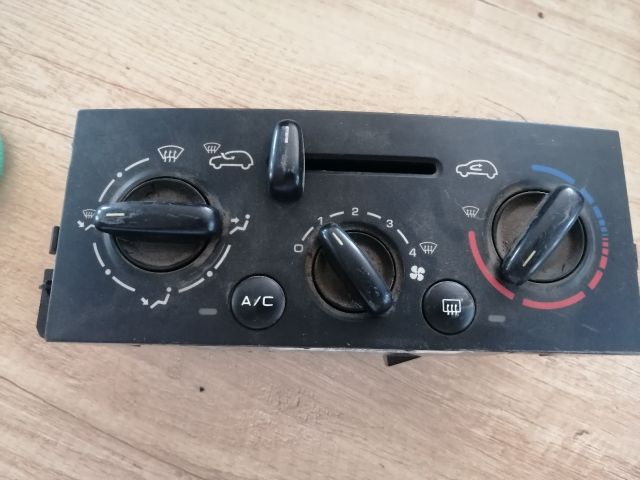 bontott PEUGEOT 207 Fűtéskapcsoló (manuális klímás)