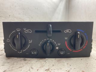 bontott PEUGEOT 207 Fűtéskapcsoló (manuális klímás)