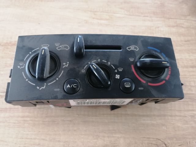 bontott PEUGEOT 207 Fűtéskapcsoló (manuális klímás)