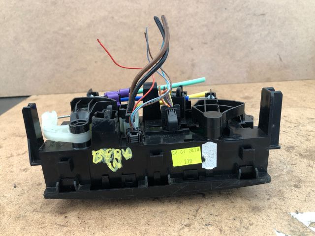 bontott PEUGEOT 207 Fűtéskapcsoló (manuális klímás)