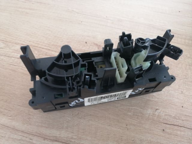 bontott PEUGEOT 207 Fűtéskapcsoló (Nem klímás)