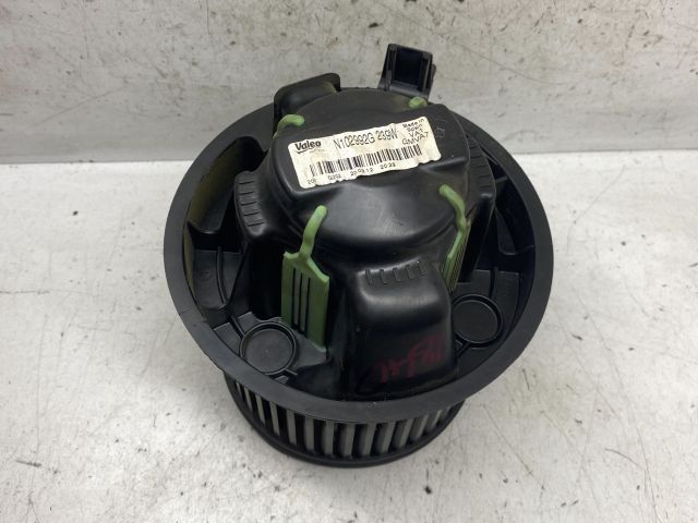 bontott PEUGEOT 207 Fűtőmotor (Klímás)