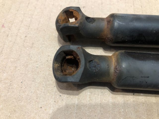 bontott PEUGEOT 207 Gázrugós Kitámasztó Teleszkóp Pár Csomagtérajtó