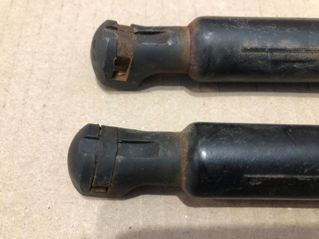 bontott PEUGEOT 207 Gázrugós Kitámasztó Teleszkóp Pár Csomagtérajtó