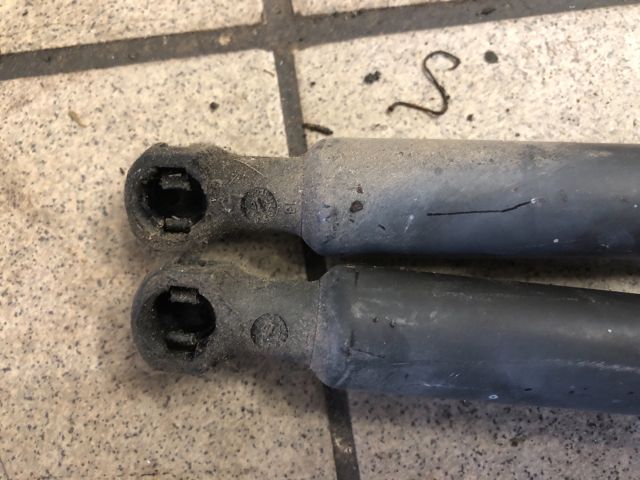 bontott PEUGEOT 207 Gázrugós Kitámasztó Teleszkóp Pár Csomagtérajtó