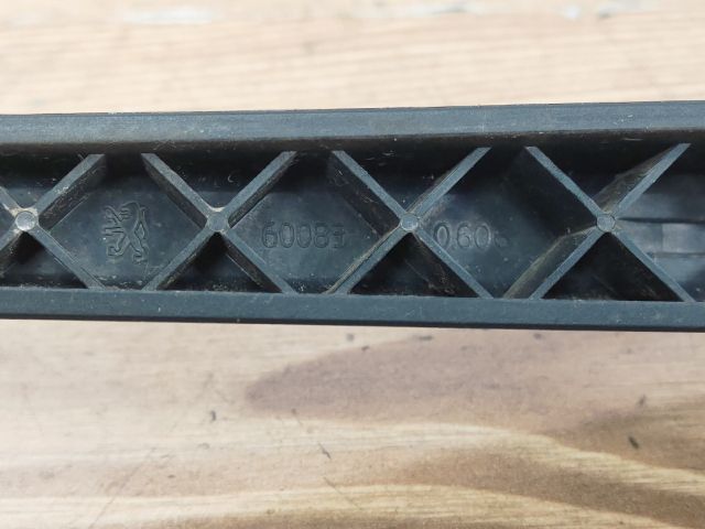 bontott PEUGEOT 207 Hátsó Ablaktörlő Kar