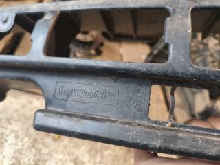 bontott PEUGEOT 207 Hátsó középső Lökhárító Tartó (Műanyag)