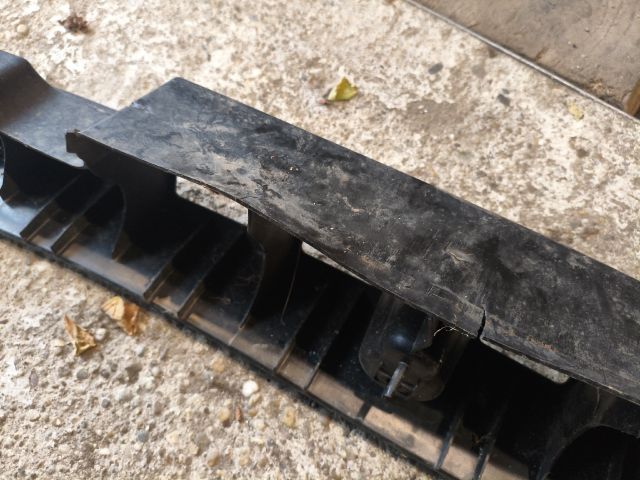 bontott PEUGEOT 207 Hátsó középső Lökhárító Tartó (Műanyag)