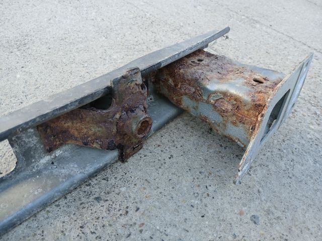 bontott PEUGEOT 207 Hátsó Lökhárító Merevítő (Fém)