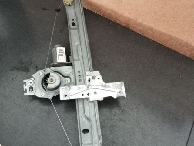 bontott PEUGEOT 207 Jobb első Ablakemelő Szerkezet (Elektromos)