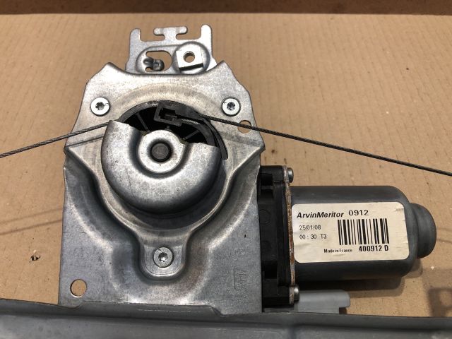 bontott PEUGEOT 207 Jobb első Ablakemelő Szerkezet (Elektromos)