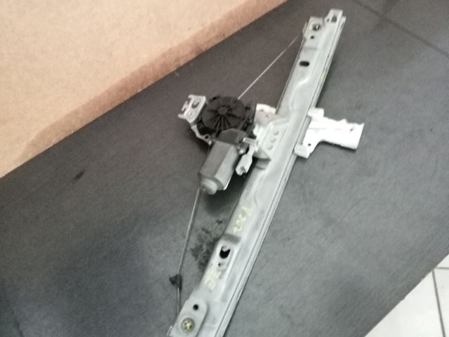 bontott PEUGEOT 207 Jobb első Ablakemelő Szerkezet (Elektromos)