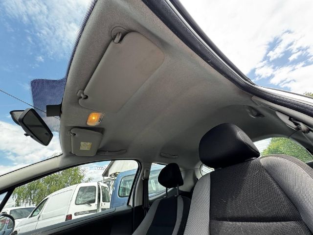 bontott PEUGEOT 207 Jobb első Ajtó Kárpit