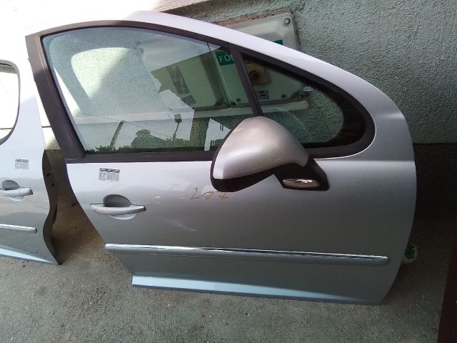 bontott PEUGEOT 207 Jobb első Ajtó (Részeivel)