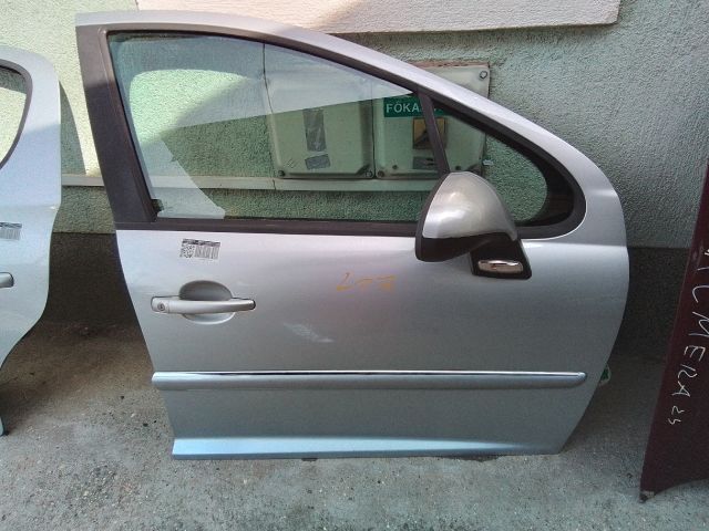 bontott PEUGEOT 207 Jobb első Ajtó (Részeivel)