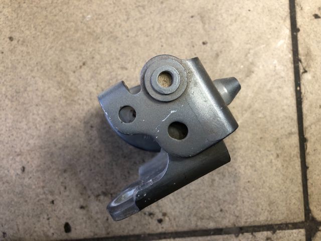 bontott PEUGEOT 207 Jobb első Ajtóhatároló