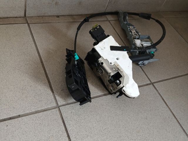 bontott PEUGEOT 207 Jobb első Ajtózár