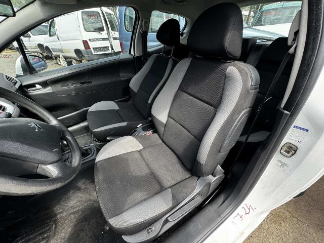 bontott PEUGEOT 207 Jobb első Alsó Zsanér