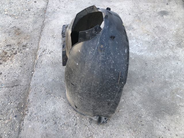 bontott PEUGEOT 207 Jobb első Dobbetét (Kerékjárati, Műanyag)