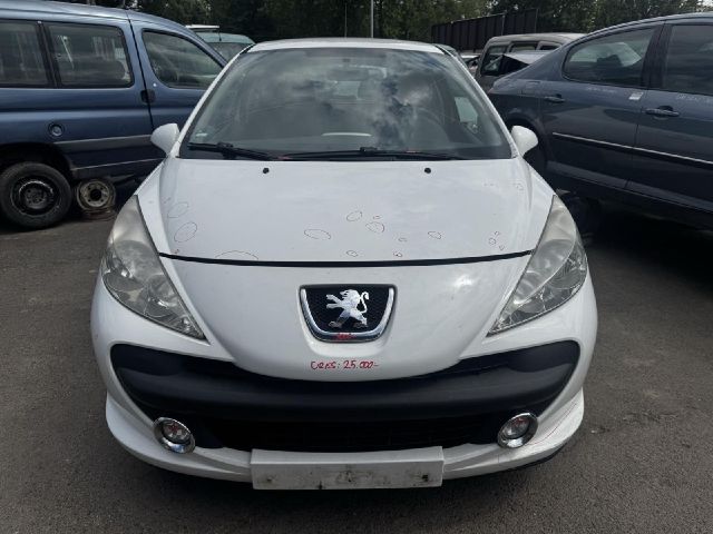 bontott PEUGEOT 207 Jobb első Dobbetét (Kerékjárati, Műanyag)