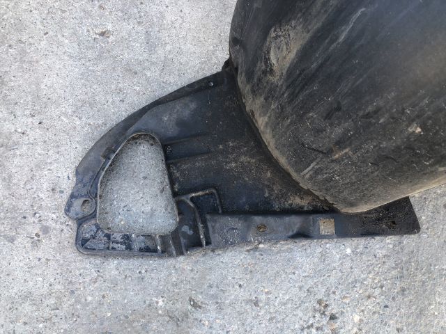 bontott PEUGEOT 207 Jobb első Dobbetét (Kerékjárati, Műanyag)