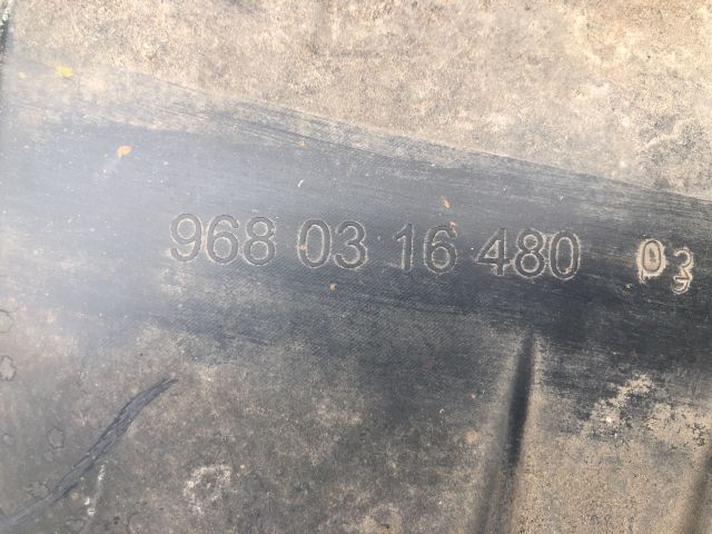 bontott PEUGEOT 207 Jobb első Dobbetét (Kerékjárati, Műanyag)