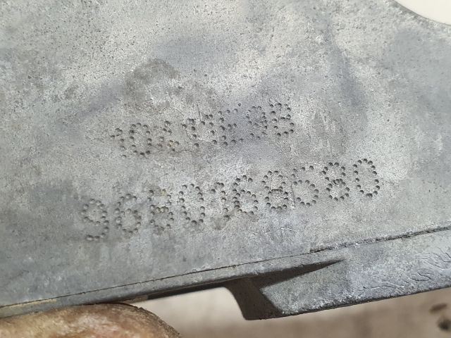 bontott PEUGEOT 207 Jobb első Külső Kilincsfészek