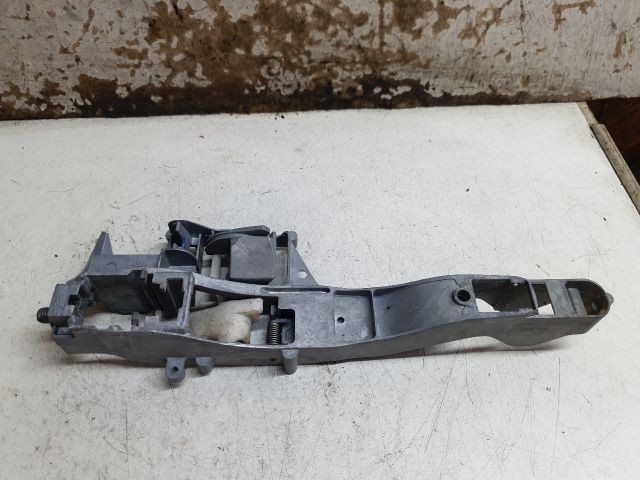 bontott PEUGEOT 207 Jobb első Külső Kilincsfészek