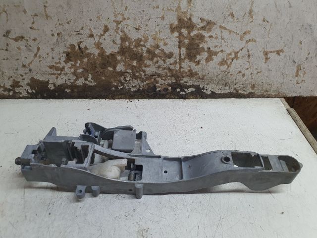 bontott PEUGEOT 207 Jobb első Külső Kilincsfészek