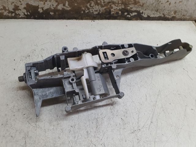 bontott PEUGEOT 207 Jobb első Külső Kilincsfészek