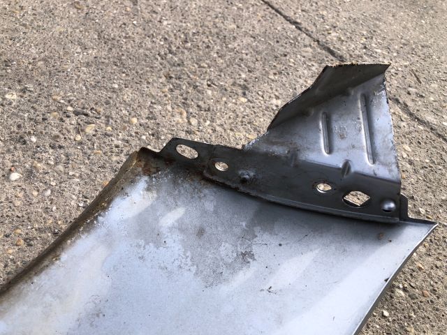 bontott PEUGEOT 207 Jobb első Sárvédő