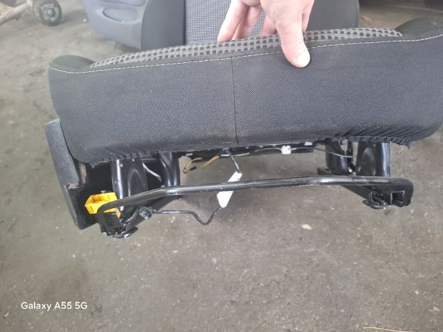 bontott PEUGEOT 207 Jobb első Ülés