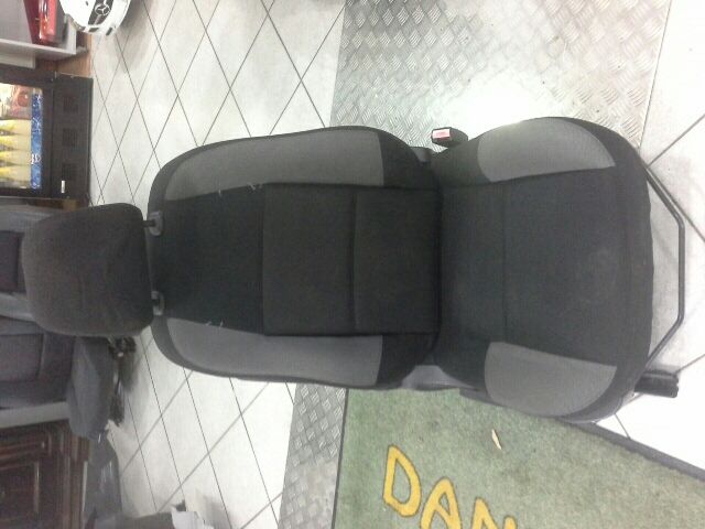 bontott PEUGEOT 207 Jobb első Ülés