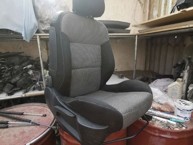 bontott PEUGEOT 207 Jobb első Ülés
