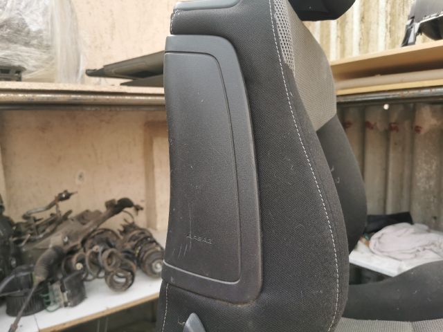 bontott PEUGEOT 207 Jobb első Ülés