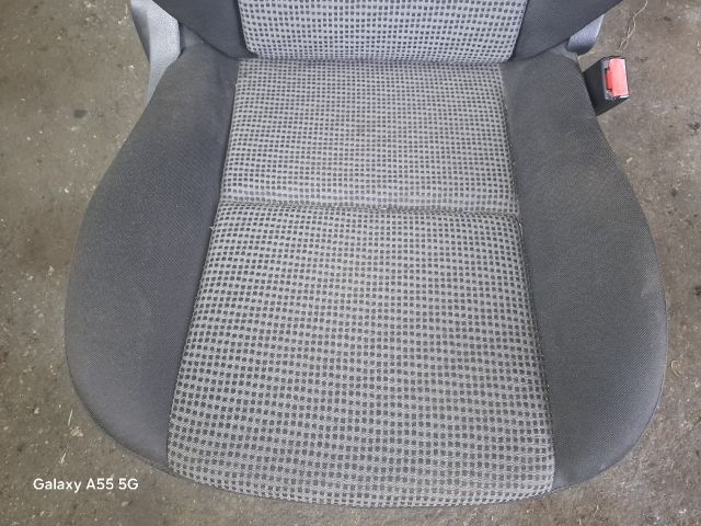 bontott PEUGEOT 207 Jobb első Ülés