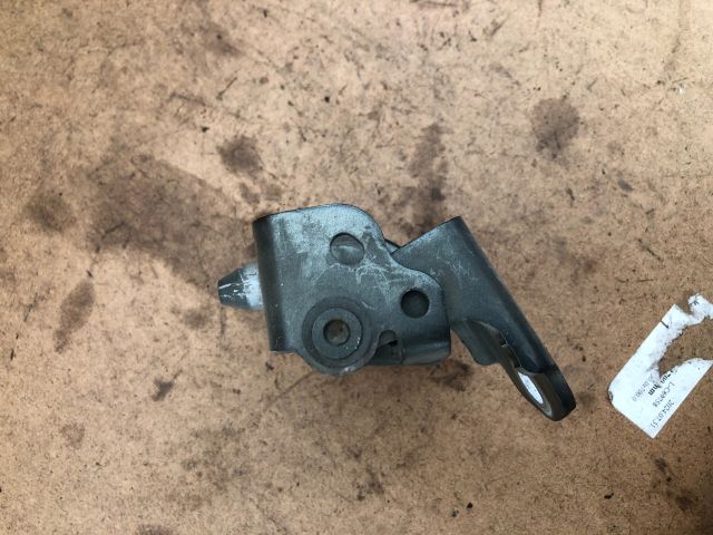 bontott PEUGEOT 207 Jobb első Zsanér