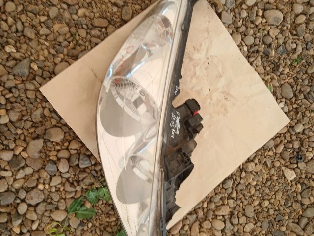 bontott PEUGEOT 207 Jobb Fényszóró
