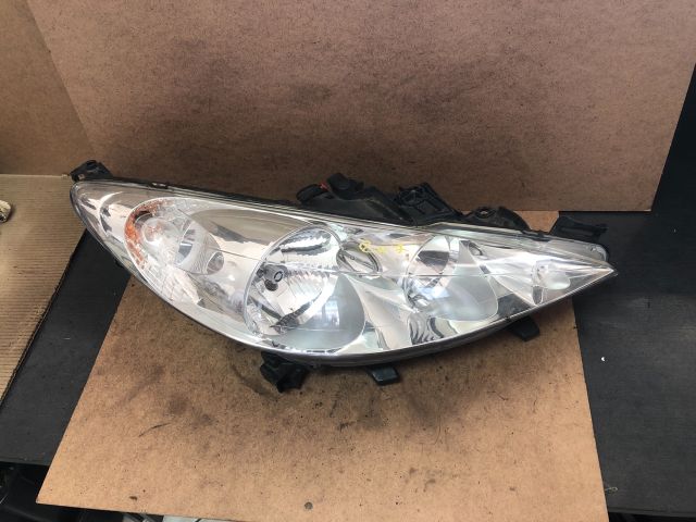 bontott PEUGEOT 207 Jobb Fényszóró
