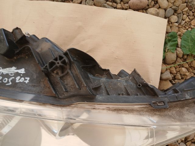 bontott PEUGEOT 207 Jobb Fényszóró