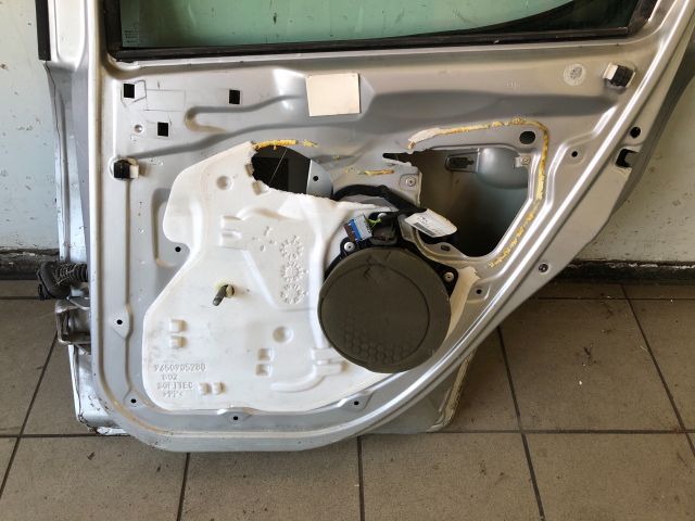 bontott PEUGEOT 207 Jobb hátsó Ajtó (Üres lemez)