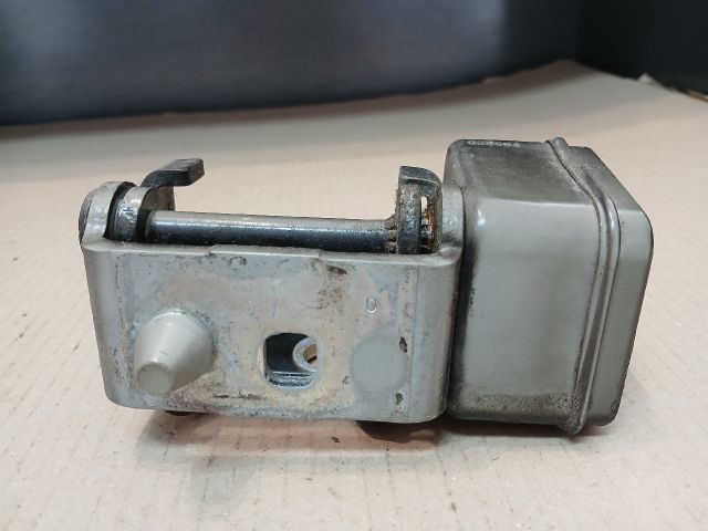 bontott PEUGEOT 207 Jobb hátsó Ajtóhatároló