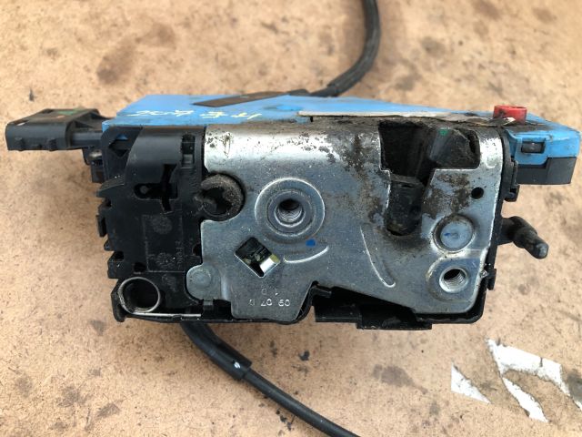 bontott PEUGEOT 207 Jobb hátsó Ajtózár