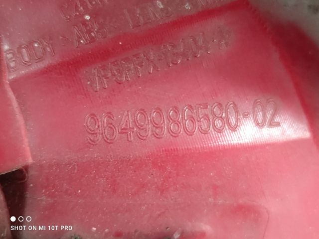 bontott PEUGEOT 207 Jobb Hátsó Lámpa