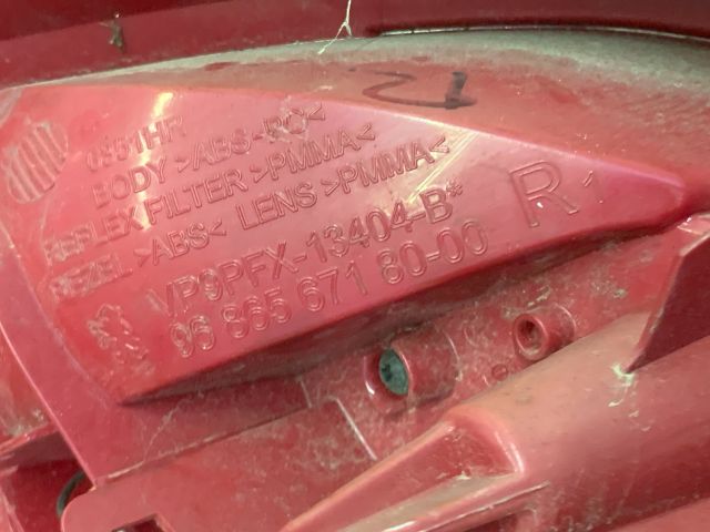 bontott PEUGEOT 207 Jobb Hátsó Lámpa